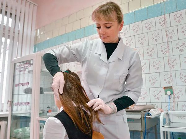 врач в халате